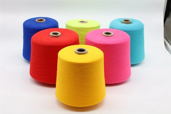 Filato di poliestere per borsa all'uncinetto